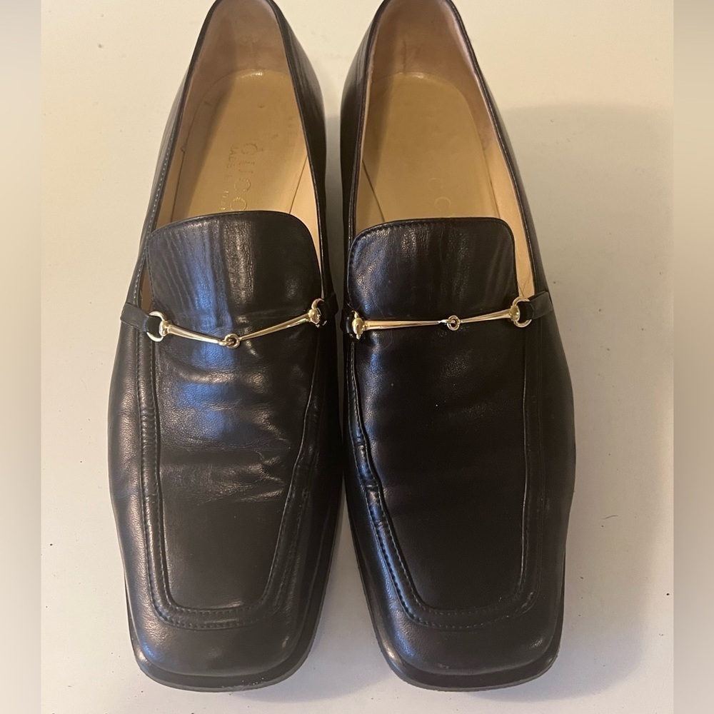 Women’s Gucci loafers. Size 37.5. Excellent condition.